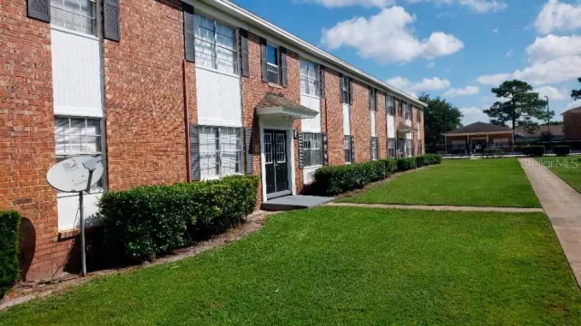 MLS: O6173530 Condo For Sale