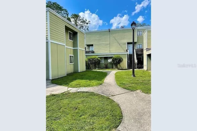 MLS: O6175059 Condo For Sale