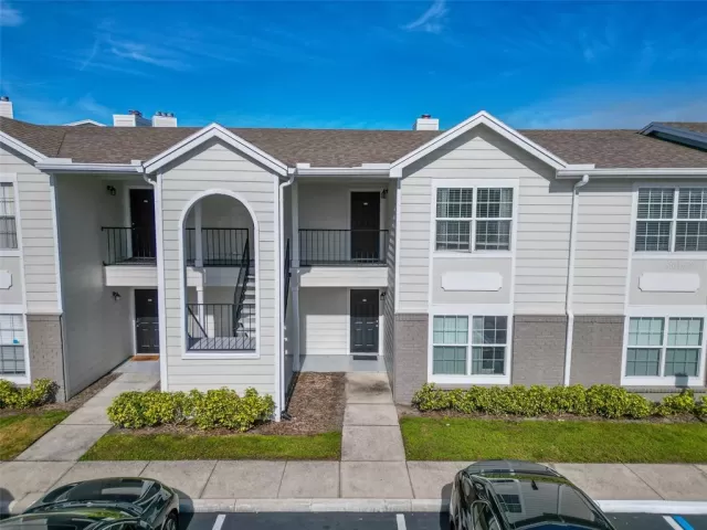 MLS: O6176039 Condo For Sale