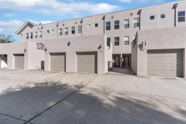 MLS: O6176362 Condo For Sale