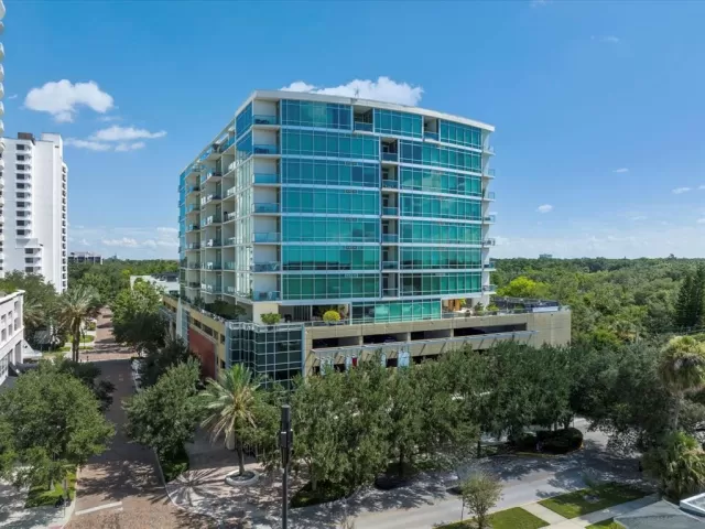 MLS: O6177362 Condo For Sale