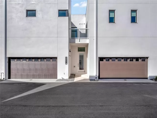 MLS: O6177777 Condo For Sale