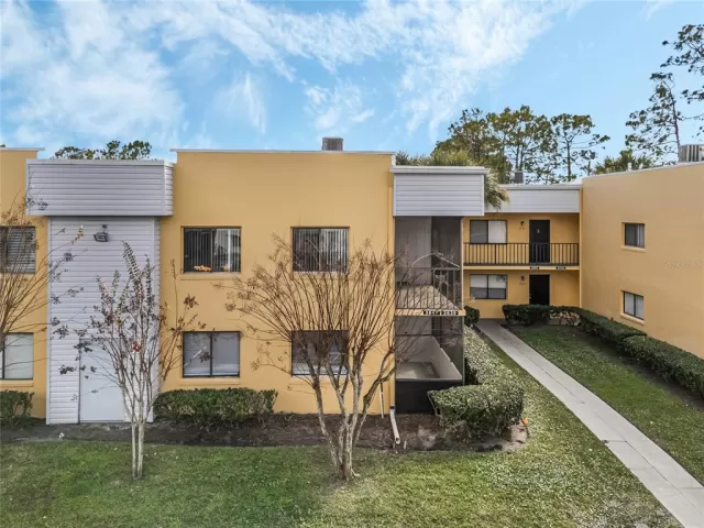 MLS: O6178590 Condo For Sale