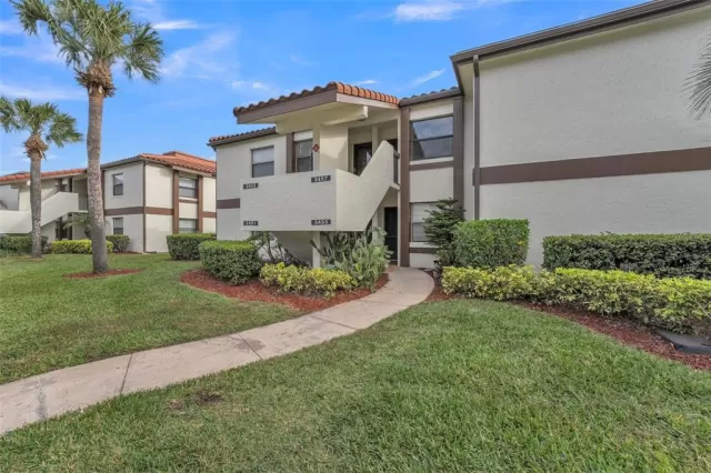 MLS: O6179534 Condo For Sale