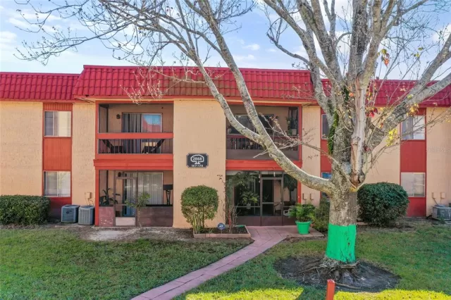 MLS: O6180275 Condo For Sale