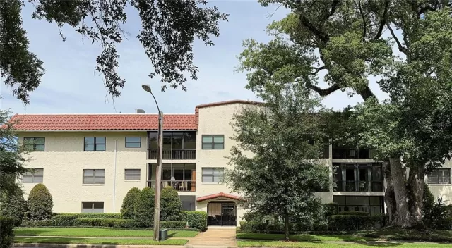 MLS: O6180992 Condo For Sale