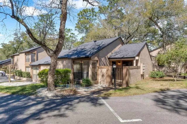 MLS: O6181579 Condo For Sale