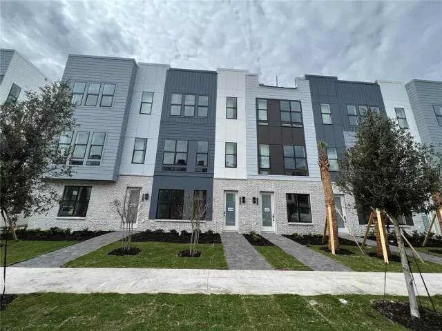 MLS: O6181862 Condo For Sale