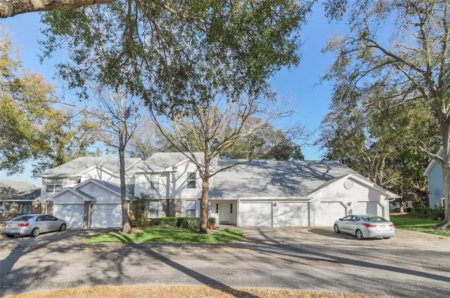 MLS: O6182602 Condo For Sale