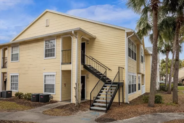 MLS: O6183897 Condo For Sale