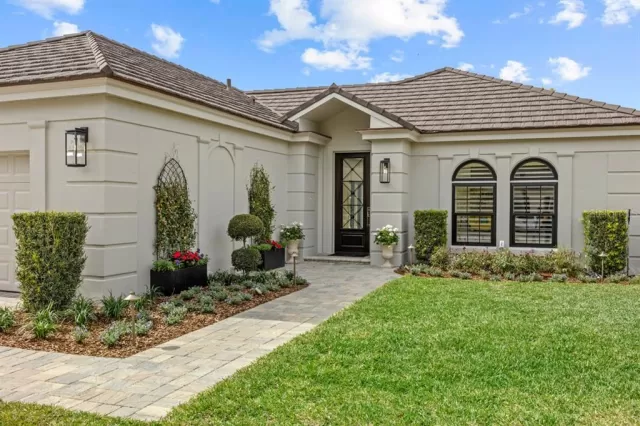 MLS: O6183971 Condo For Sale