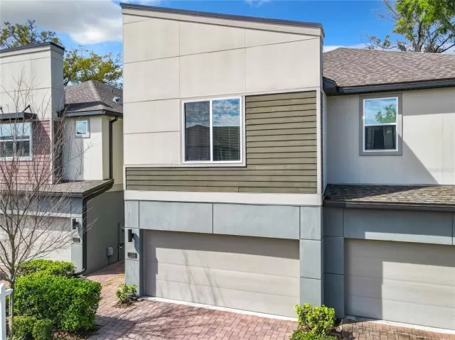 MLS: O6185355 Condo For Sale