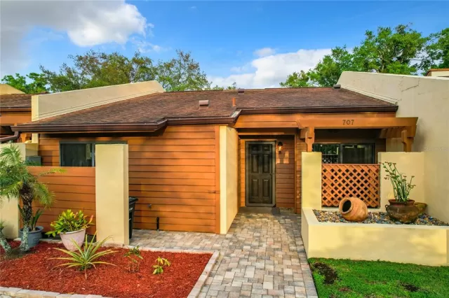 MLS: O6185463 Condo For Sale