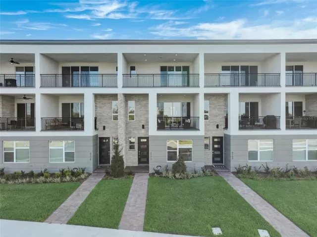 MLS: O6186861 Condo For Sale