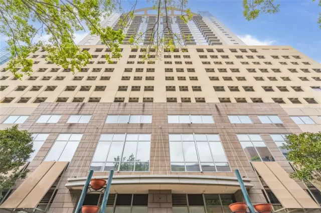 MLS: O6186969 Condo For Sale