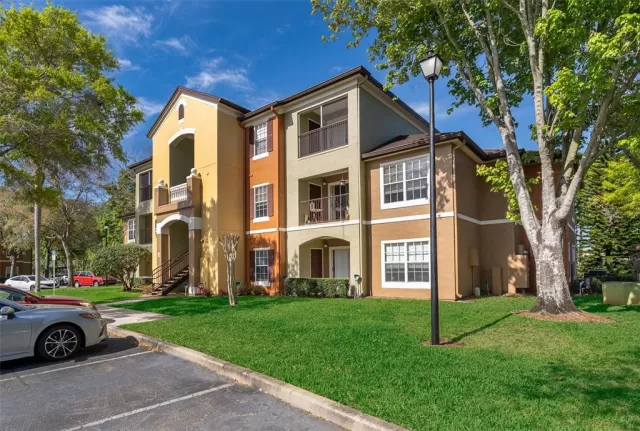 MLS: O6187332 Condo For Sale