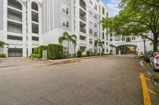 MLS: O6188136 Condo For Sale