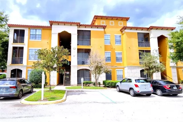 MLS: O6188806 Condo For Sale