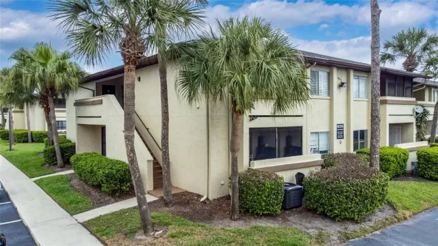 MLS: O6188977 Condo For Sale
