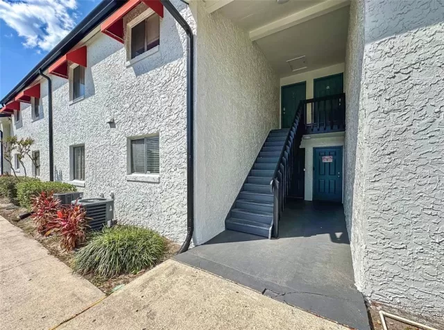 MLS: O6189121 Condo For Sale
