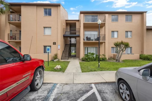 MLS: O6189457 Condo For Sale