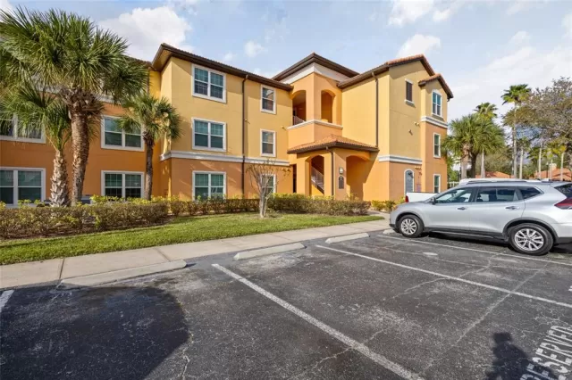 MLS: O6190609 Condo For Sale