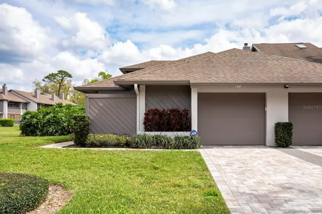 MLS: O6190785 Condo For Sale