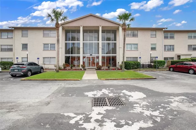 MLS: O6191265 Condo For Sale