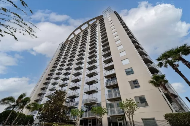 MLS: O6191688 Condo For Sale