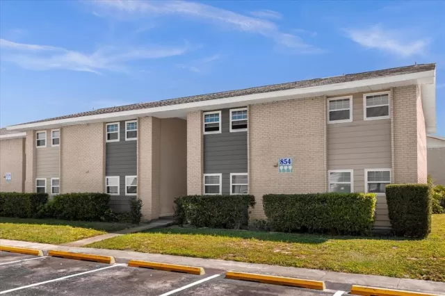 MLS: O6192131 Condo For Sale