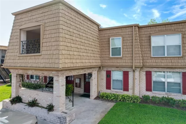 MLS: O6192703 Condo For Sale