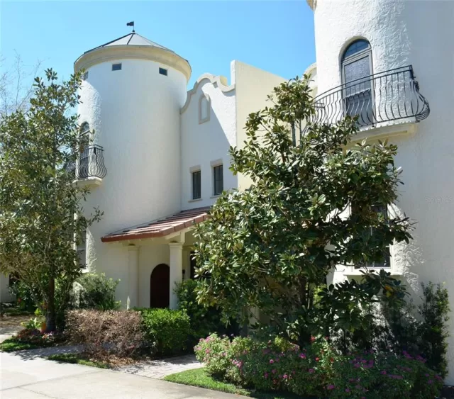 MLS: O6192818 Condo For Sale