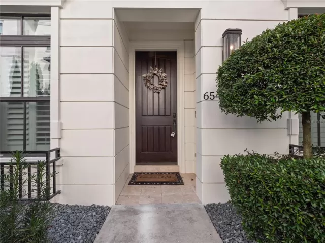 MLS: O6193021 Condo For Sale