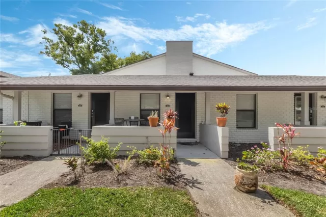 MLS: O6193198 Condo For Sale