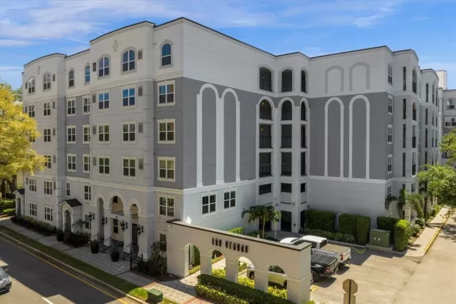 MLS: O6193361 Condo For Sale