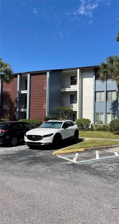 MLS: O6193446 Condo For Sale