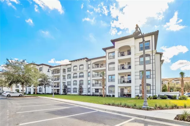 MLS: O6194369 Condo For Sale