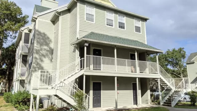 MLS: O6194557 Condo For Sale