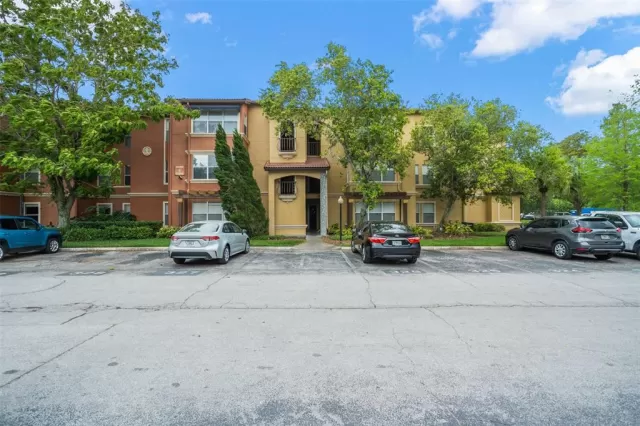 MLS: O6195333 Condo For Sale