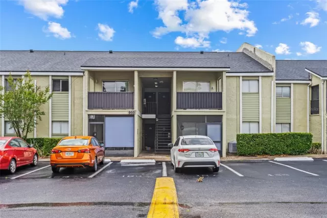 MLS: O6195706 Condo For Sale