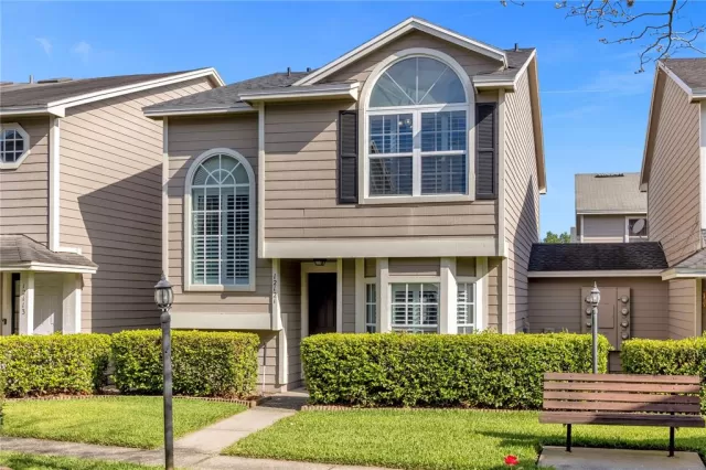 MLS: O6196189 Condo For Sale