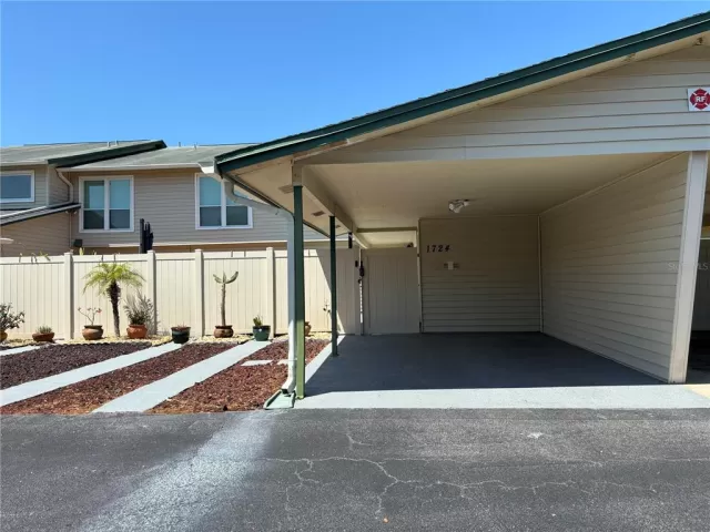 MLS: O6196362 Condo For Sale