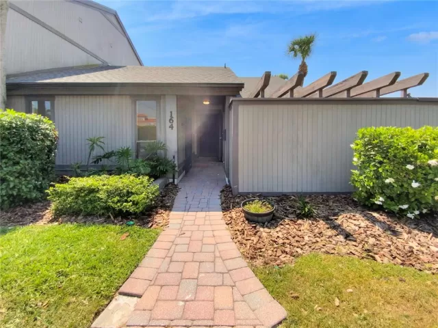 MLS: O6197563 Condo For Sale