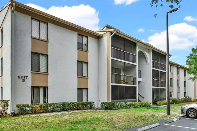 MLS: O6197722 Condo For Sale