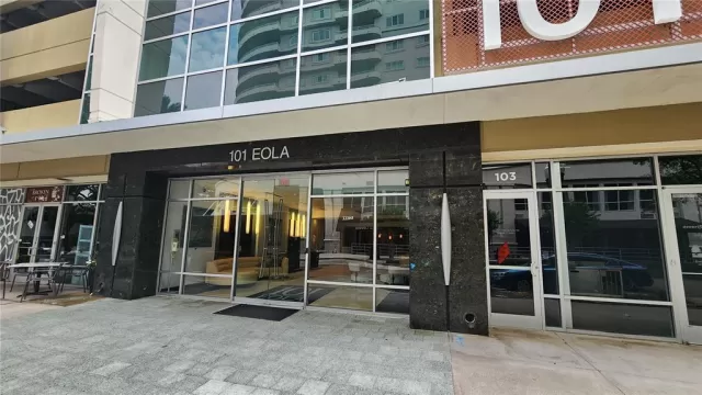 MLS: O6197990 Condo For Sale