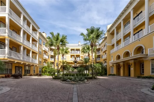 MLS: O6198200 Condo For Sale