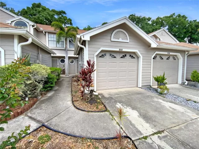 MLS: O6198543 Condo For Sale