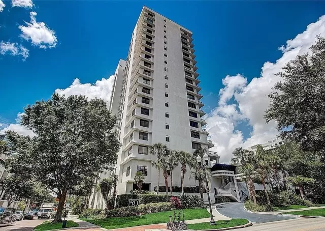 MLS: O6199704 Condo For Sale