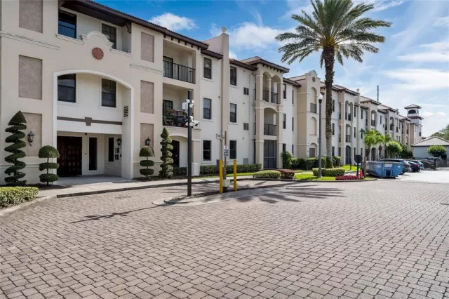 MLS: O6200057 Condo For Sale