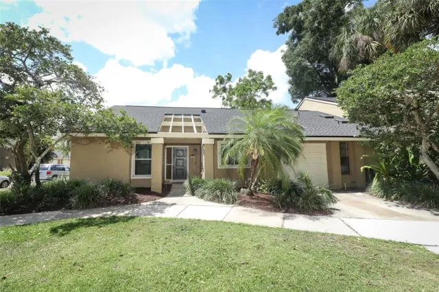 MLS: O6200612 Condo For Sale